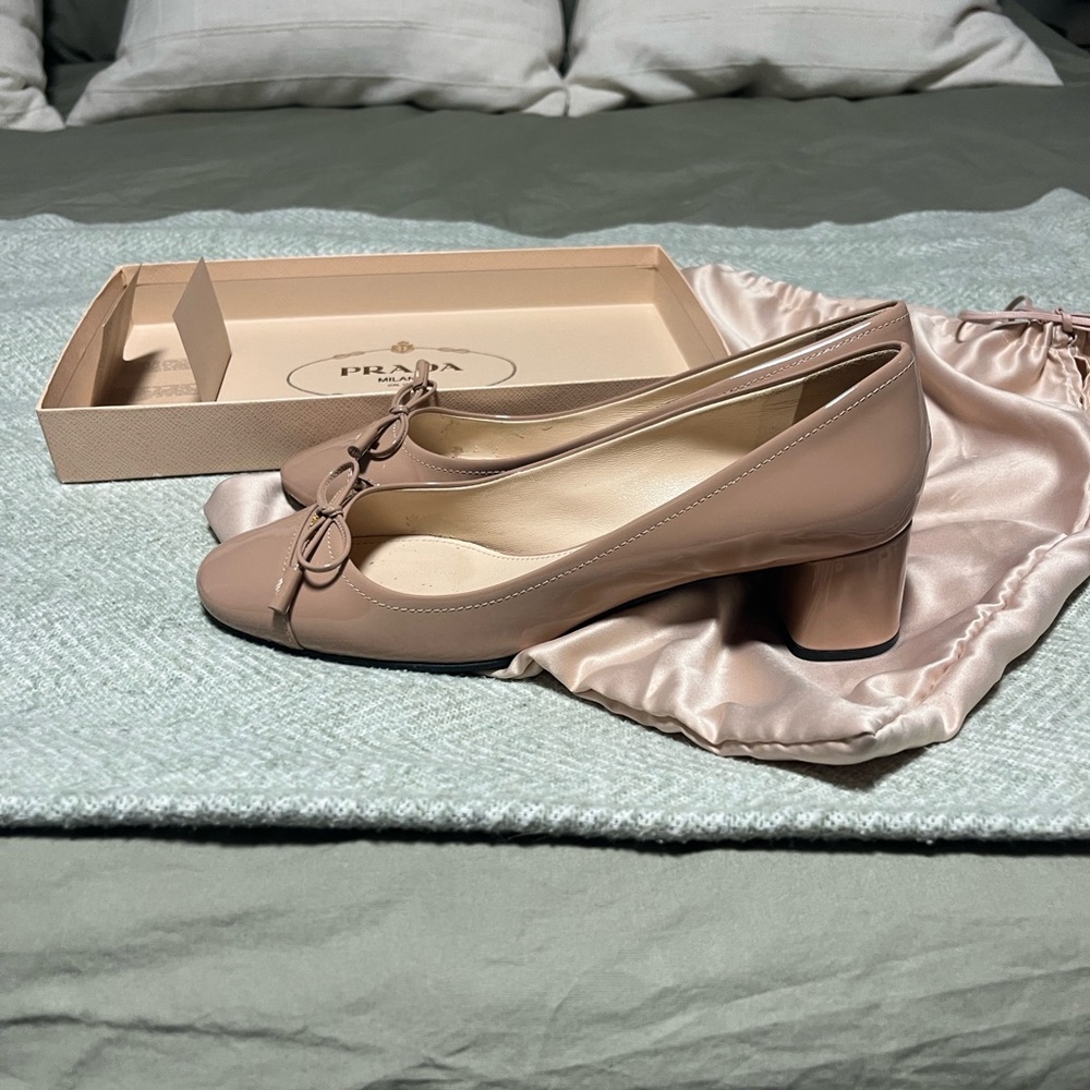 Prada Blush Nude Leather block heel with Bow - Picture 2 of 6